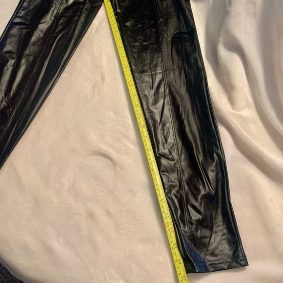 NWT Wila Leggings OSFM Vegan Leather Black Elastic Waist Zippered Pocket NEW - Picture 12 of 12